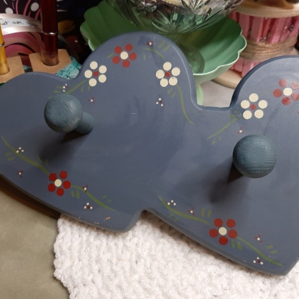 Vintage Double Heart Wood Peg Hook Blue